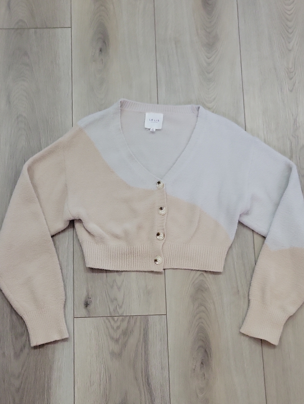 Le Lis Two-Tone Cream & Beige V-Neck Button Crop Cardigan